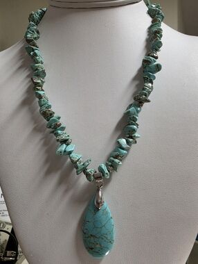 Henry David Of NY Stone Teardrop Necklace with 18kGP Bale